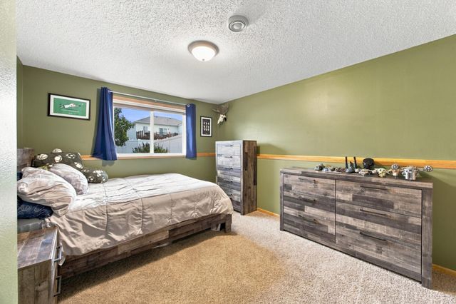 4422 10th Street W, West Fargo, ND 58078