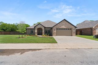 535 Limestone Circle, Mabank, TX 75147
