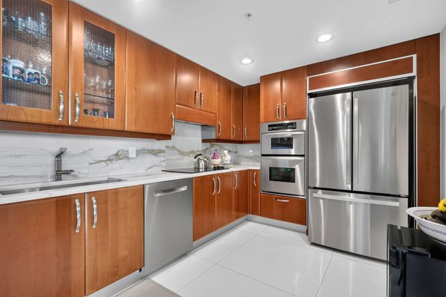 19400 Turnberry Way 921, Aventura, FL 33180