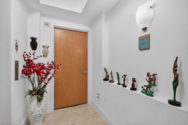 19400 Turnberry Way 921, Aventura, FL 33180