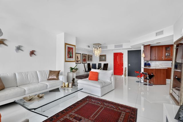 19400 Turnberry Way 921, Aventura, FL 33180