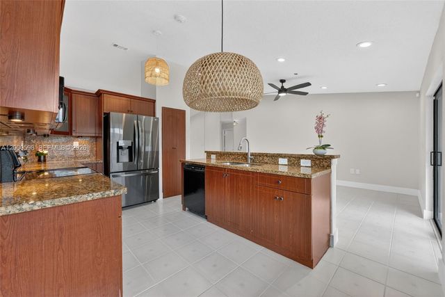 14711 Kirsten Ct, Davie, FL 33325