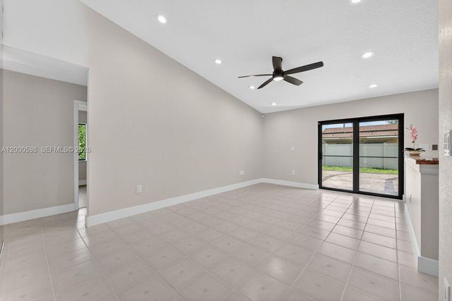 14711 Kirsten Ct, Davie, FL 33325