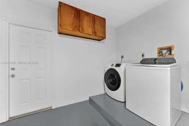 14711 Kirsten Ct, Davie, FL 33325