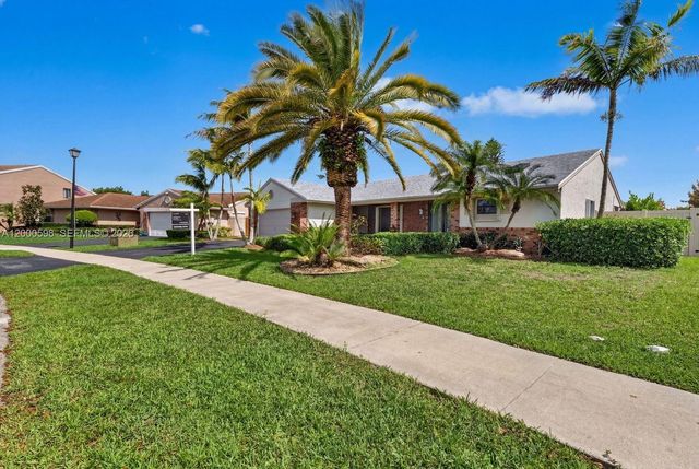 14711 Kirsten Ct, Davie, FL 33325