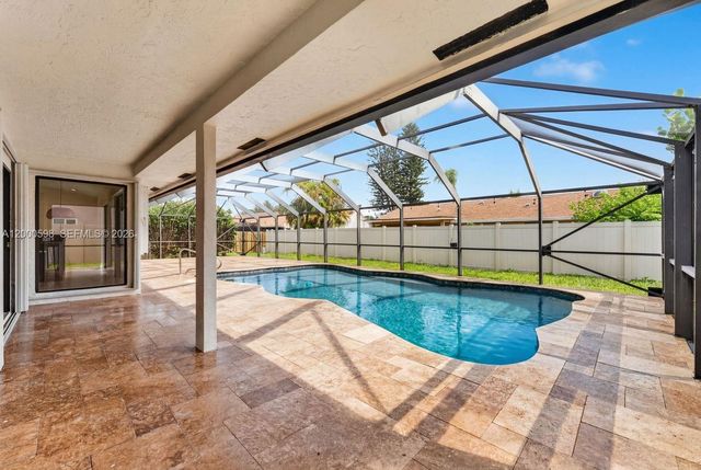 14711 Kirsten Ct, Davie, FL 33325