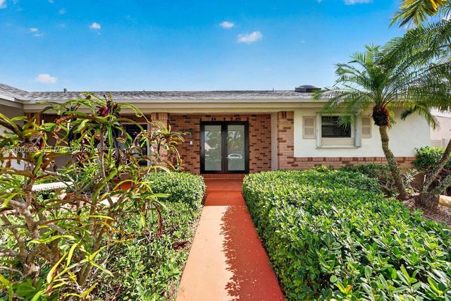 14711 Kirsten Ct, Davie, FL 33325