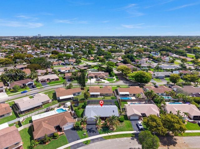 14711 Kirsten Ct, Davie, FL 33325