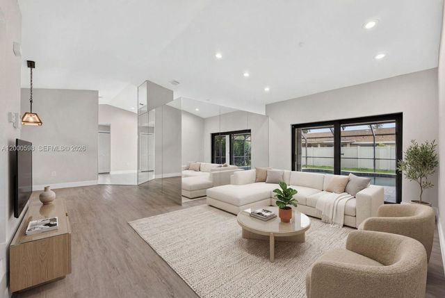 14711 Kirsten Ct, Davie, FL 33325