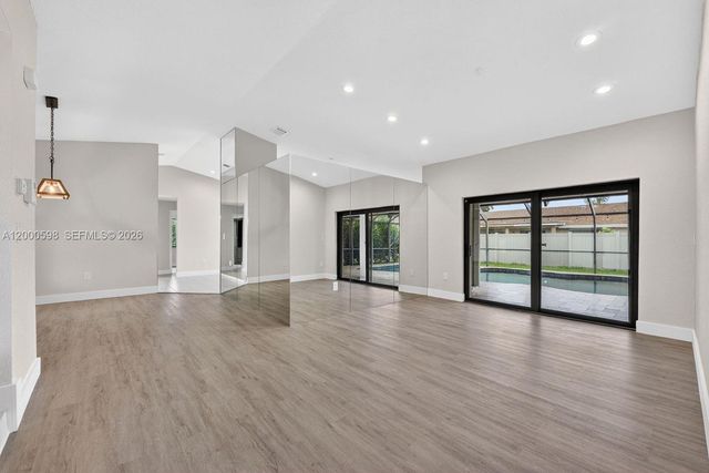 14711 Kirsten Ct, Davie, FL 33325