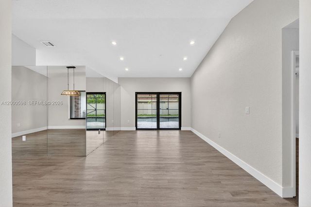 14711 Kirsten Ct, Davie, FL 33325