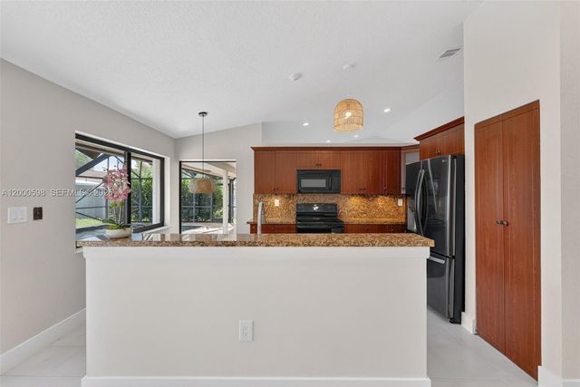 14711 Kirsten Ct, Davie, FL 33325