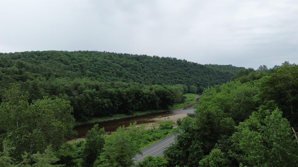680 West River Road, Brattleboro, VT 05301