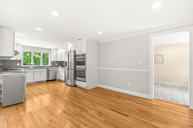 415 Lowell Street, Lynnfield, MA 01940