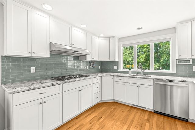 415 Lowell Street, Lynnfield, MA 01940