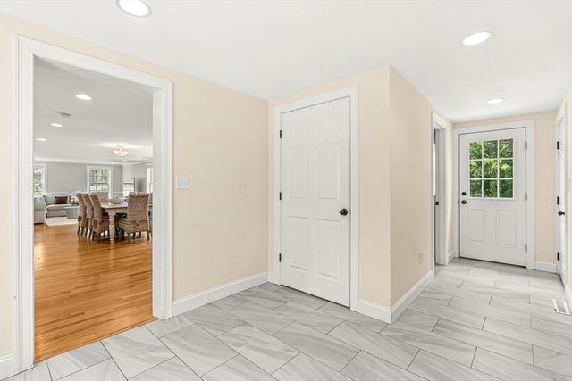 415 Lowell Street, Lynnfield, MA 01940