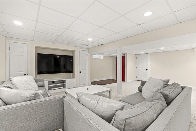 415 Lowell Street, Lynnfield, MA 01940