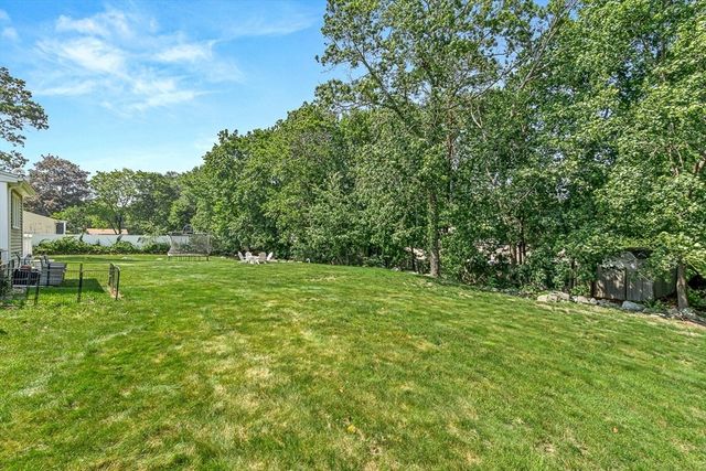 415 Lowell Street, Lynnfield, MA 01940