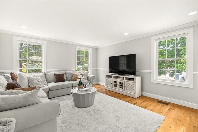 415 Lowell Street, Lynnfield, MA 01940