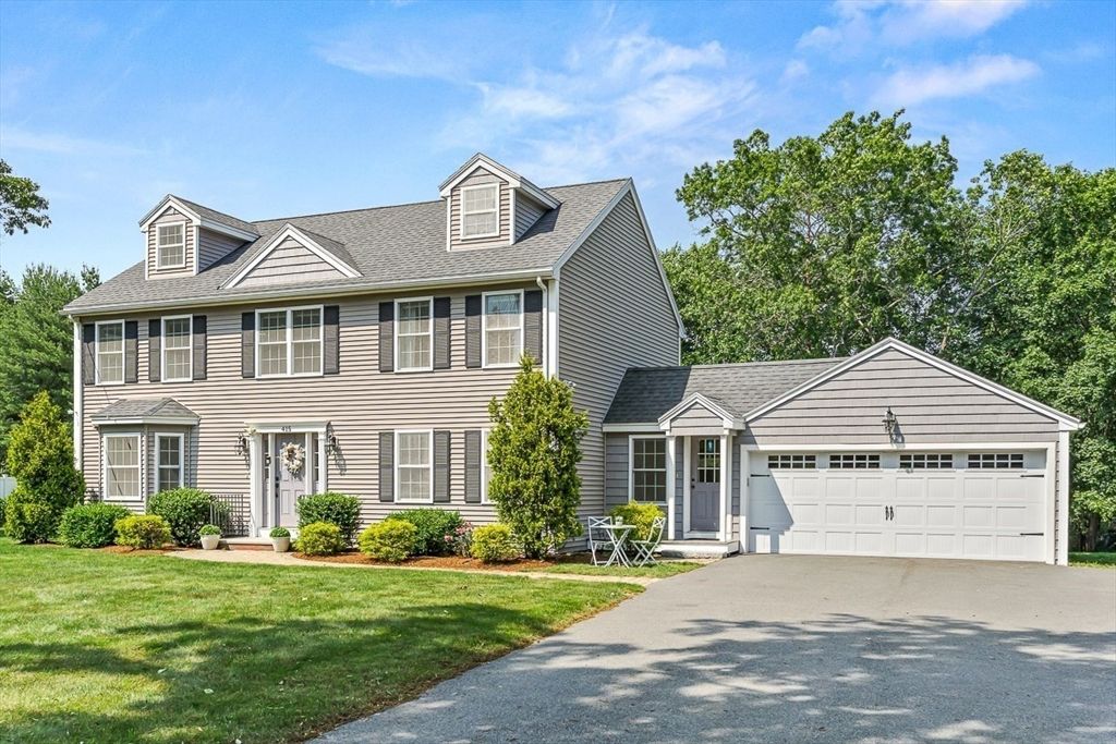 415 Lowell Street, Lynnfield, MA 01940