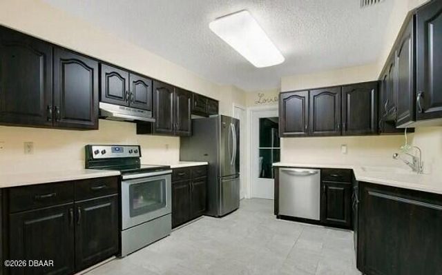 176 Palm Sparrow Court, Daytona Beach, FL 32119