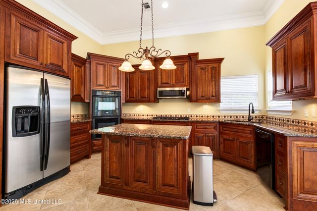 2904 Royal Run Road, Gautier, MS 39553