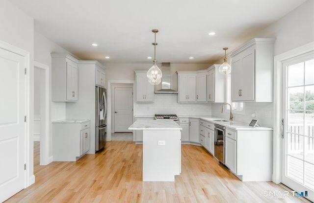 106 Rock Ridge Road, Manchester, CT 06040