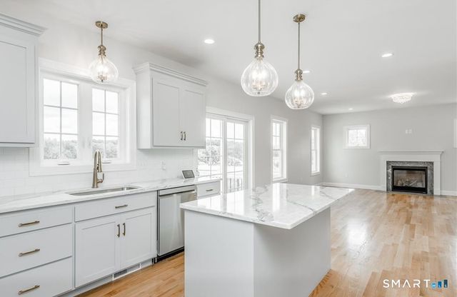 106 Rock Ridge Road, Manchester, CT 06040