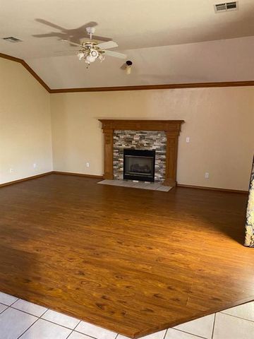 432 Sage Brush Road, Yukon, OK 73099