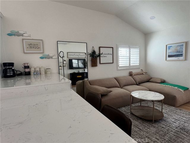 1014 Myrtle Avenue, Long Beach, CA 90813