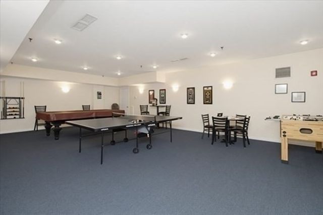 1 Seal Harbor Rd 413, Winthrop, MA 02152