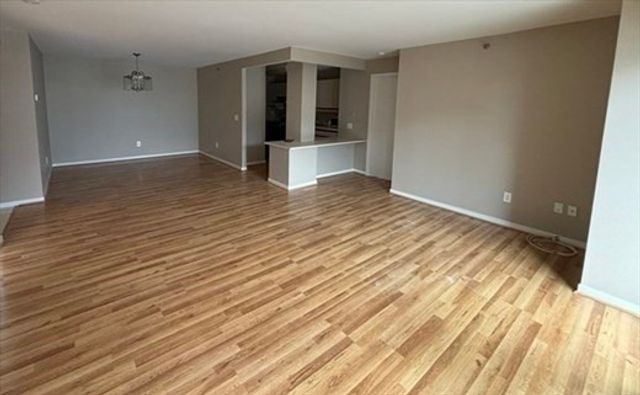 1 Seal Harbor Rd 413, Winthrop, MA 02152