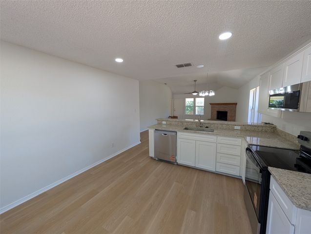4821 Saint Thomas Place, Fort Worth, TX 76135