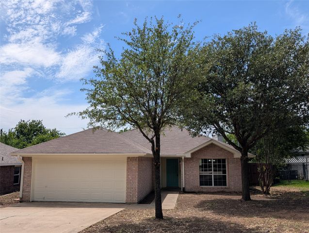 4821 Saint Thomas Place, Fort Worth, TX 76135