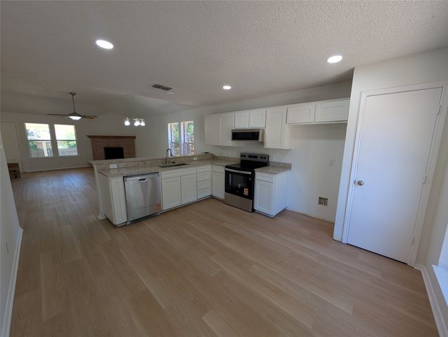4821 Saint Thomas Place, Fort Worth, TX 76135