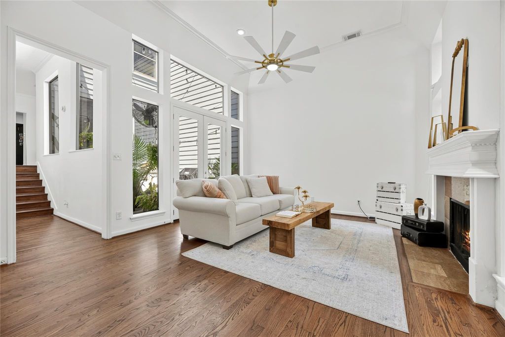 6311 Westcott Street, Houston, TX 77007