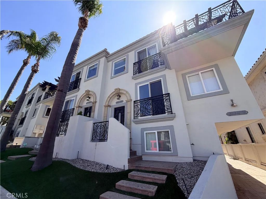 710 1st Place, Hermosa Beach, CA 90254