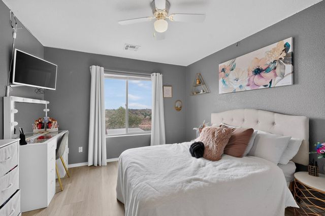 6232 Nueva Espana Road NW, Albuquerque, NM 87114