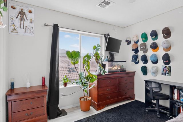 6232 Nueva Espana Road NW, Albuquerque, NM 87114