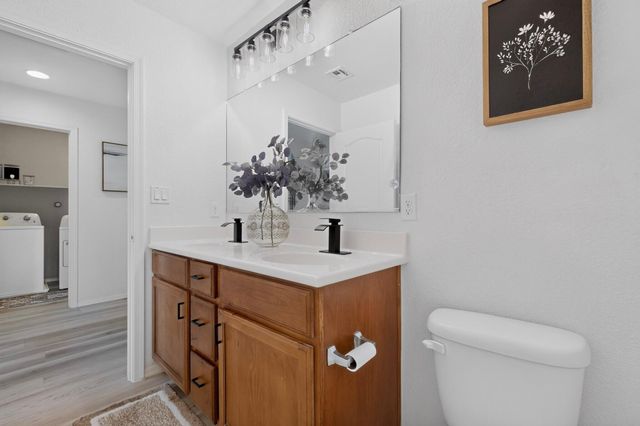 6232 Nueva Espana Road NW, Albuquerque, NM 87114