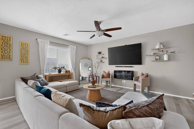 6232 Nueva Espana Road NW, Albuquerque, NM 87114