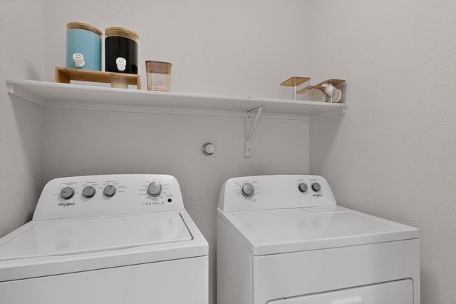 6232 Nueva Espana Road NW, Albuquerque, NM 87114