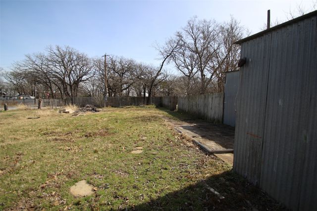 230 Sherman Drive, Pottsboro, TX 75076