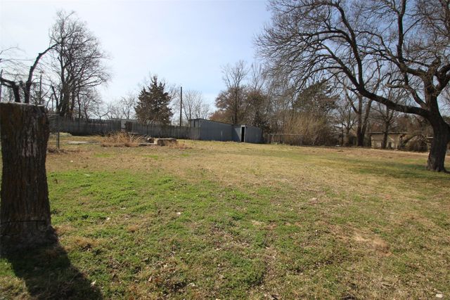 230 Sherman Drive, Pottsboro, TX 75076