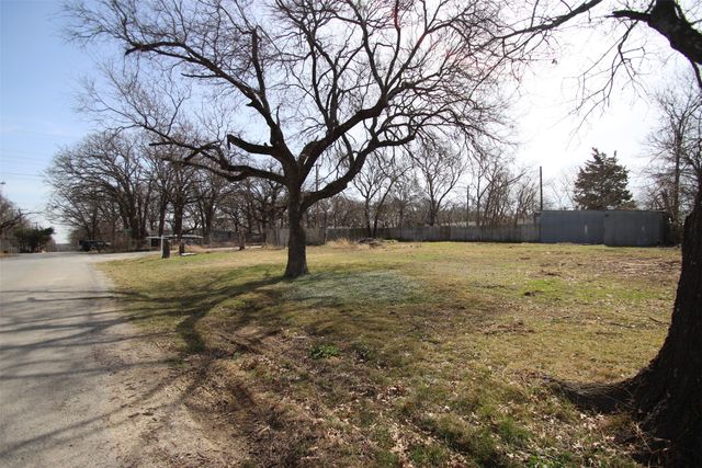 230 Sherman Drive, Pottsboro, TX 75076