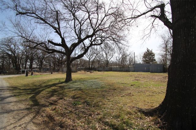 230 Sherman Drive, Pottsboro, TX 75076