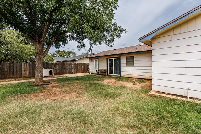 1907 73rd Street, Lubbock, TX 79423