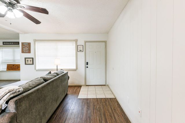 1907 73rd Street, Lubbock, TX 79423