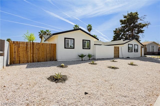 4815 El Tesoro Avenue, Las Vegas, NV 89121