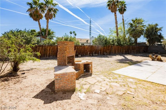 4815 El Tesoro Avenue, Las Vegas, NV 89121